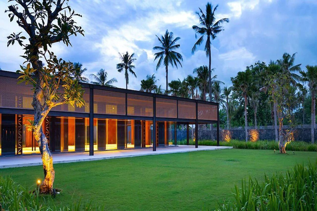 Dialoog Banyuwangi Hotell Exteriör bild