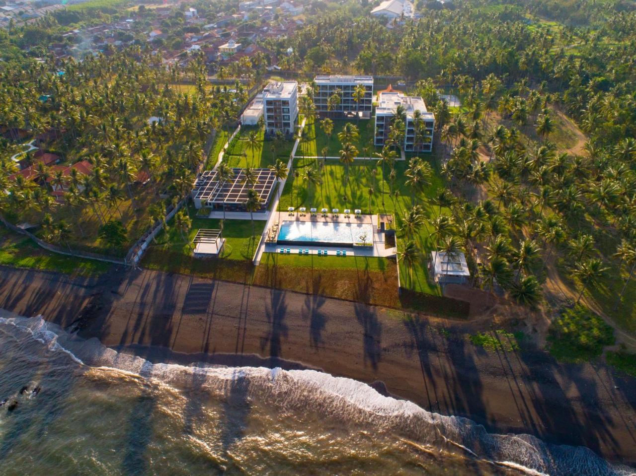 Dialoog Banyuwangi Hotell Exteriör bild