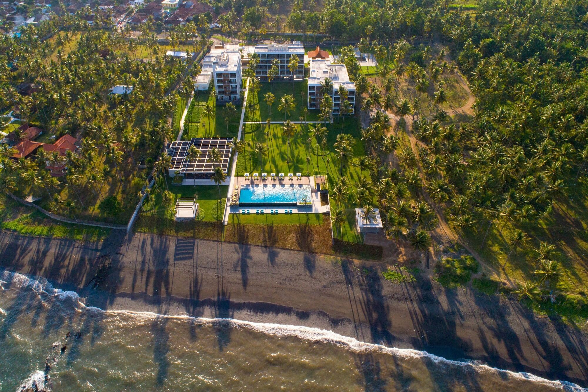 Dialoog Banyuwangi Hotell Exteriör bild